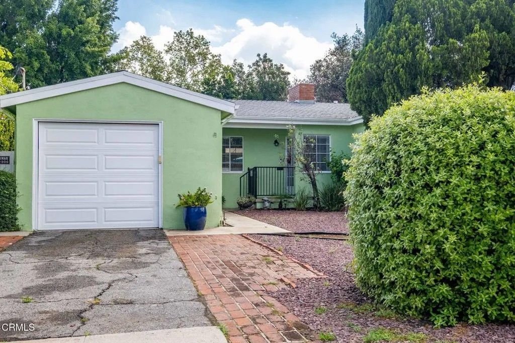 Photo of 6040 Laurelgrove Avenue, North Hollywood, CA 91606 (MLS # V1-35876)