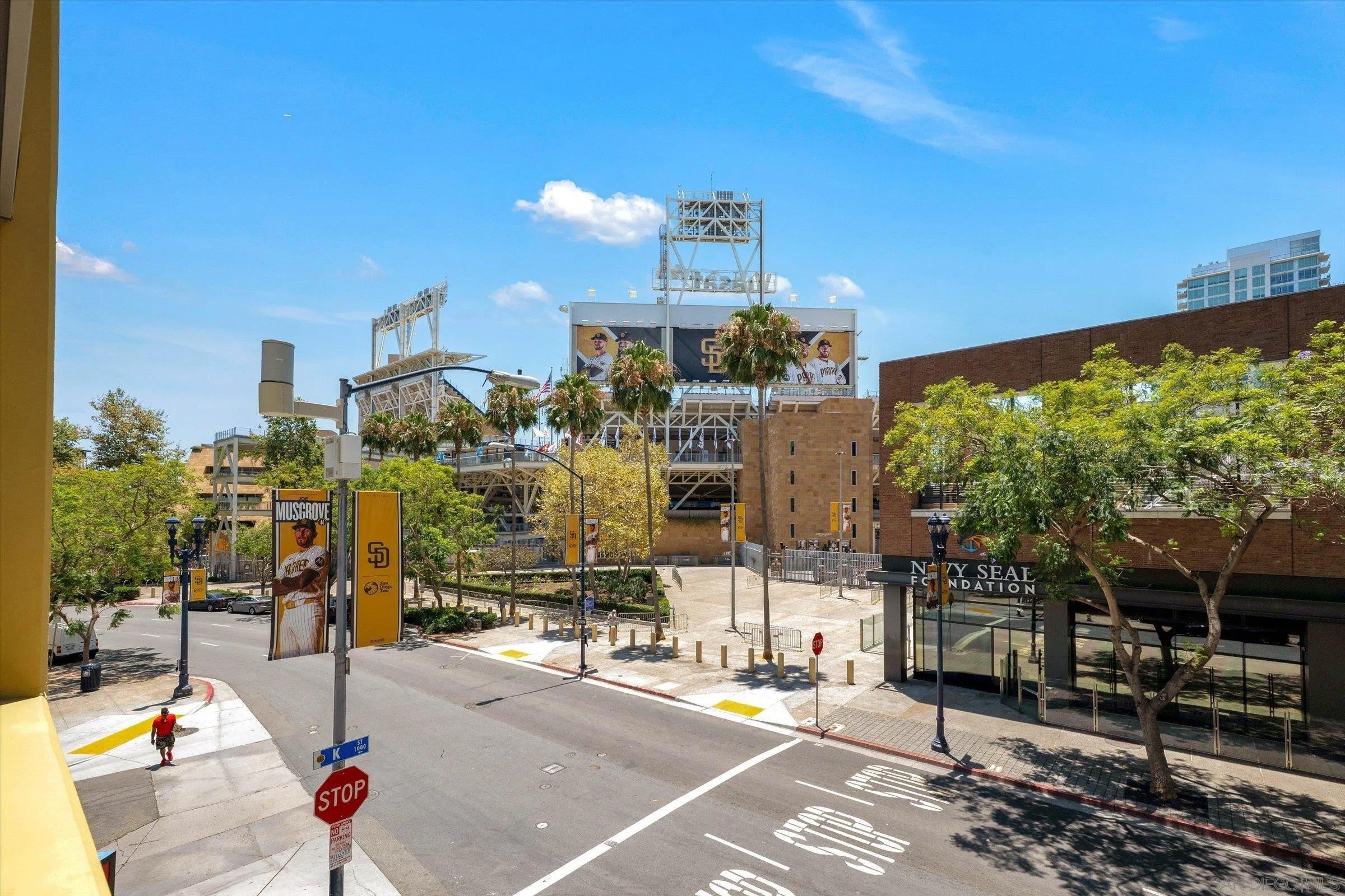 321 10Th Ave 212
