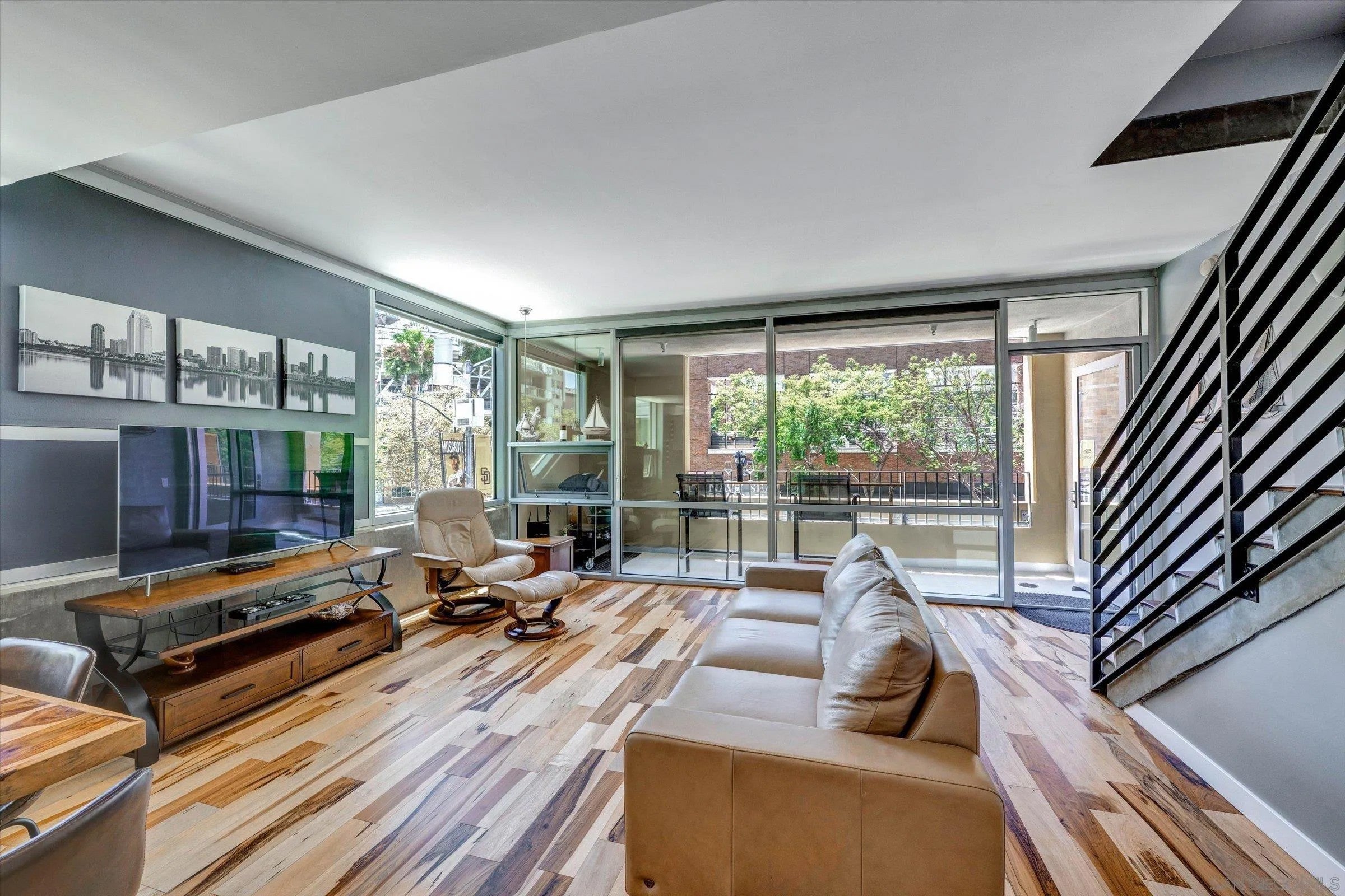 321 10Th Ave 212