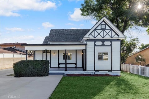 Photo of 2060 E Cienega AVE, Covina, CA 91724 (MLS # AR26205297)