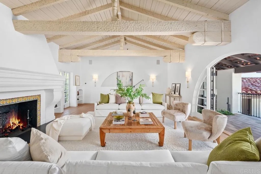 16734 Via De Santa Fe