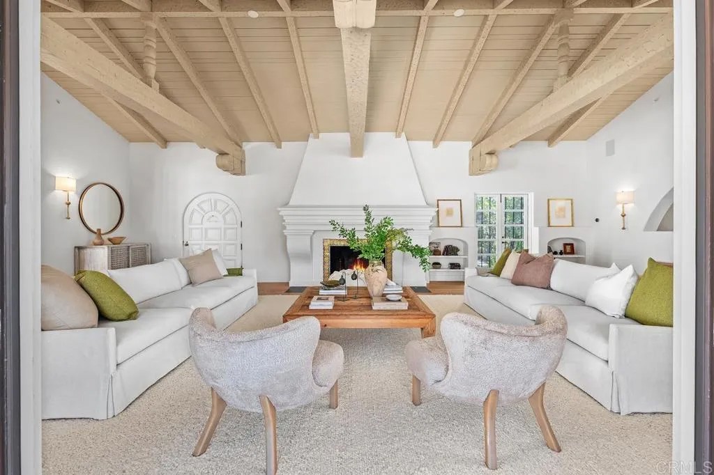 16734 Via De Santa Fe