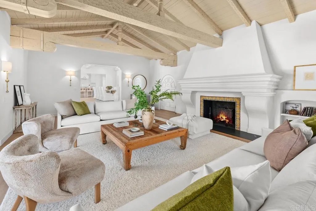 16734 Via De Santa Fe