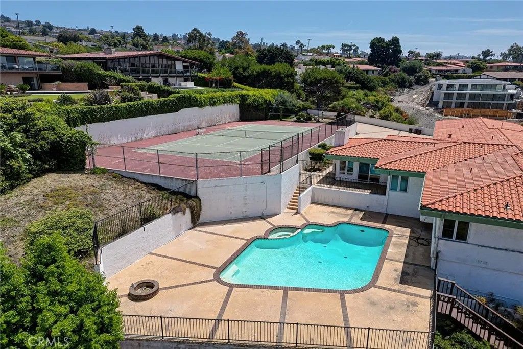 Photo of 1501 Via Coronel, Palos Verdes Estates, CA 90274 (MLS # SB26016771)