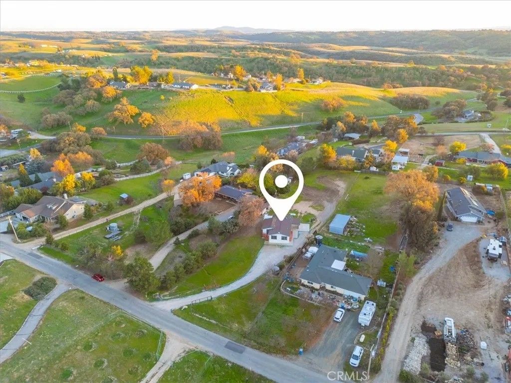 Photo of 5558 Prancing Deer Pl, Paso Robles, CA 93446 (MLS # NS25280044)