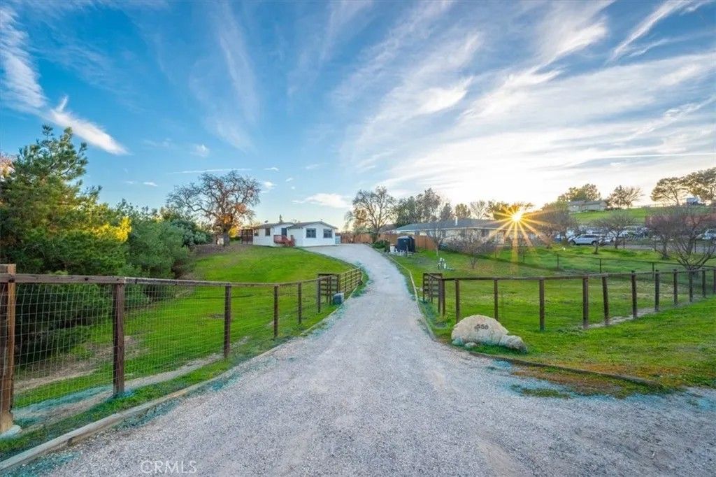 Photo of 5558 Prancing Deer Pl, Paso Robles, CA 93446 (MLS # NS25280044)