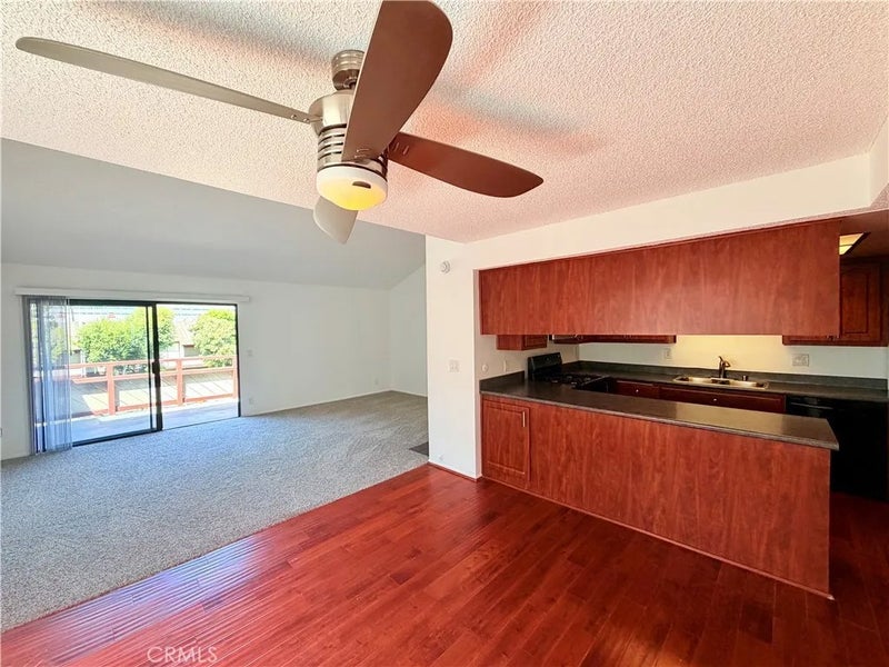 946 W 220th 218