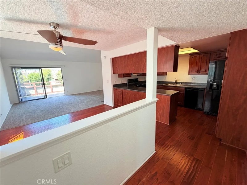 946 W 220th 218