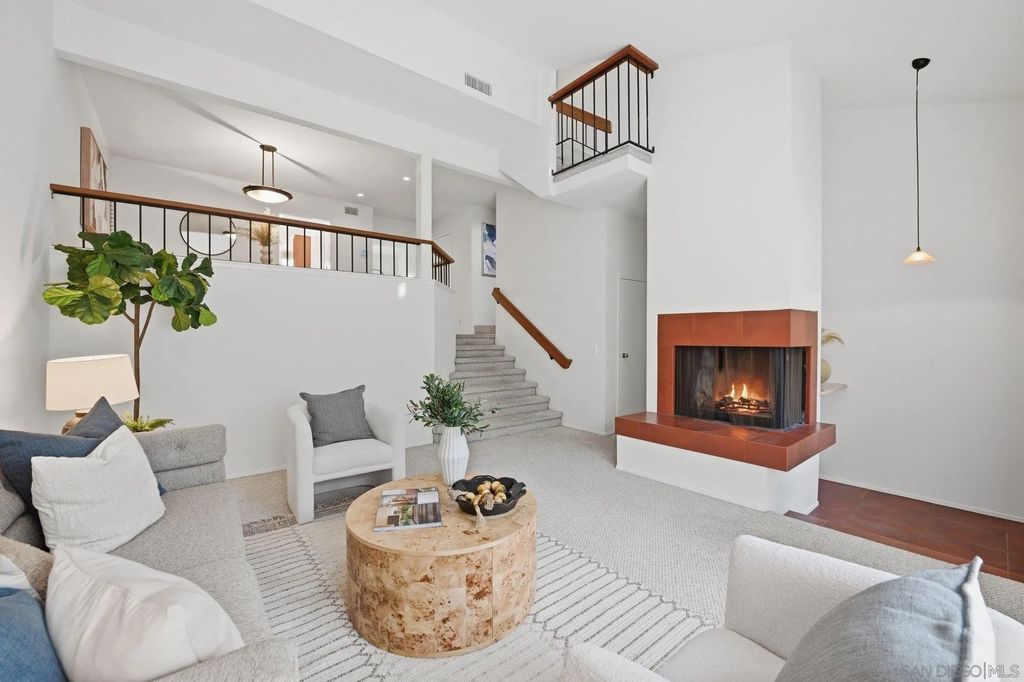 Photo of 3311 Caminito Eastbluff #183, La Jolla, CA 92037 (MLS # 260005410)