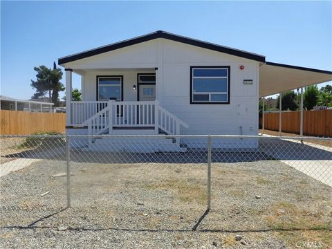 Photo of 44755 Orpington Ave, Hemet, CA 92544 (MLS # CV25245859)