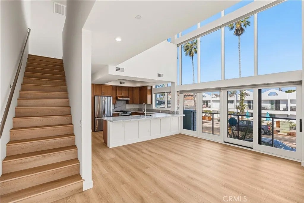 215 Oceanside Blvd 1
