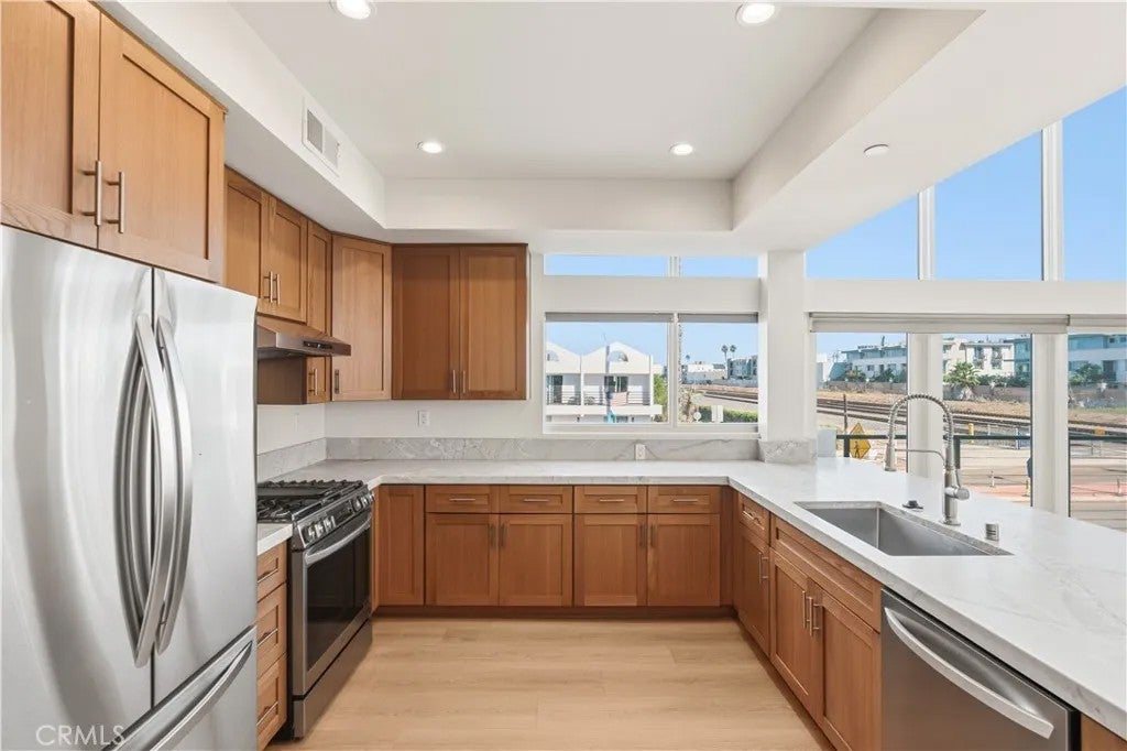 215 Oceanside Blvd 1