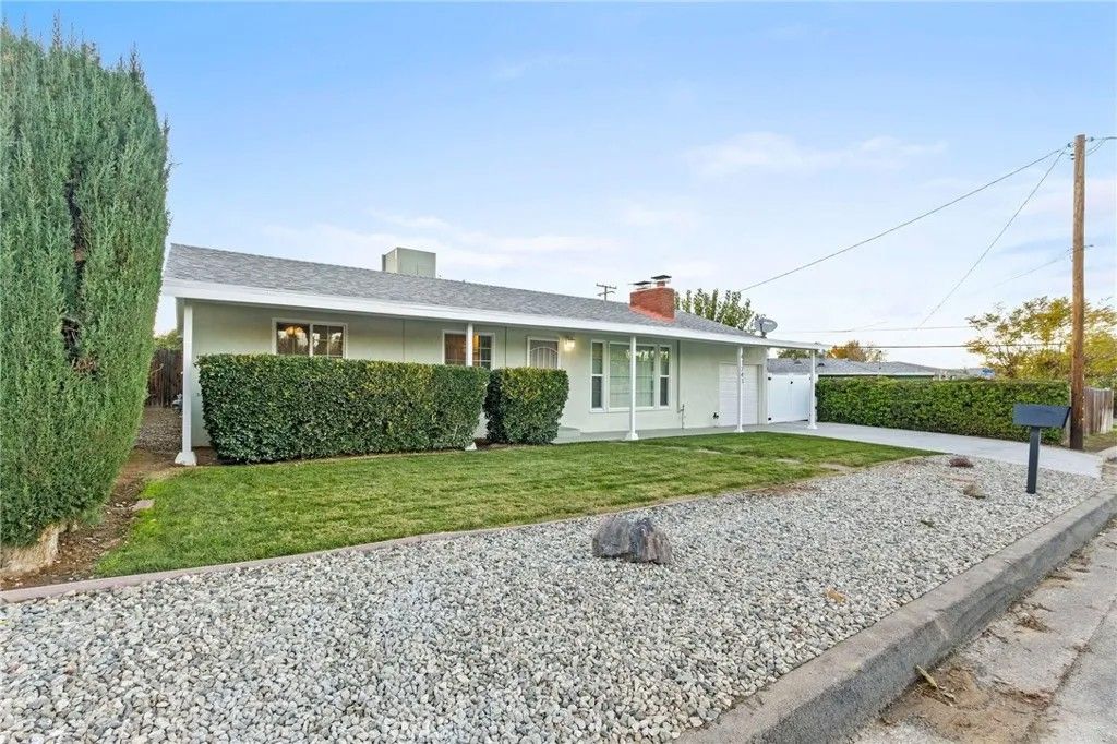 Photo of 41741 55th St, Lancaster, CA 93536 (MLS # OC25271228)