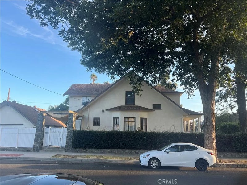 807 N Gibbs