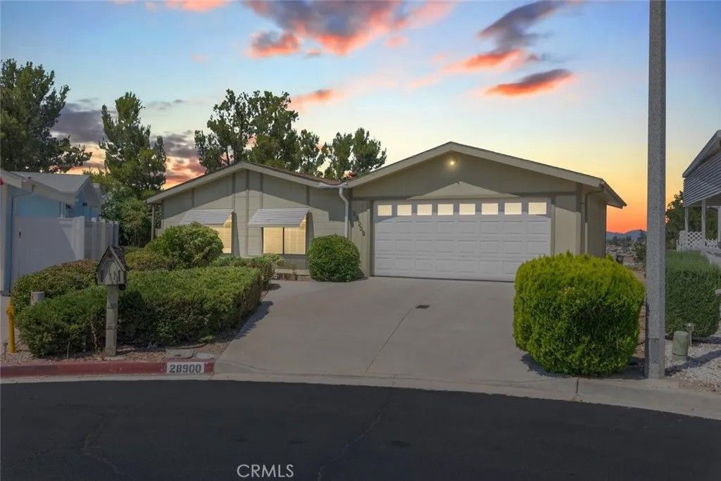 Photo of 28900 Via La Espalda, Murrieta, CA 92563 (MLS # SW25190399)