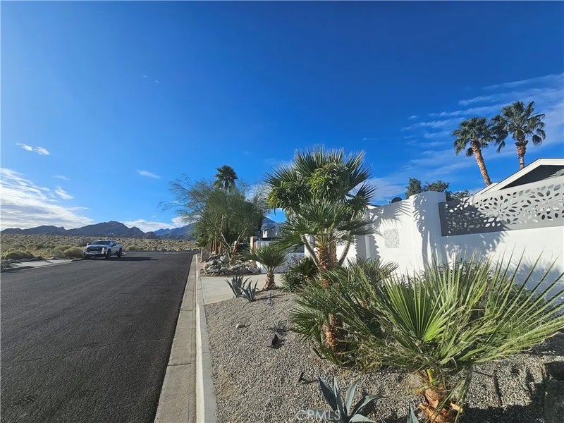 54925 Avenida Alvarado