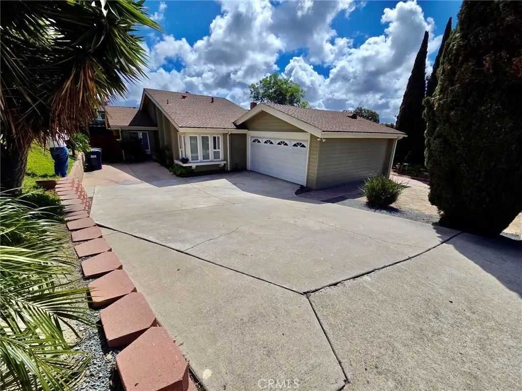 Photo of 809 Plaza Mar, Chula Vista, CA 91910 (MLS # MB26090338)