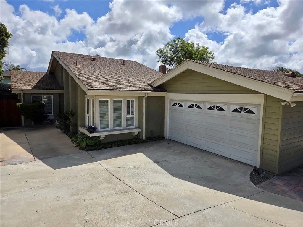 Photo of 809 Plaza Mar, Chula Vista, CA 91910 (MLS # MB26090338)