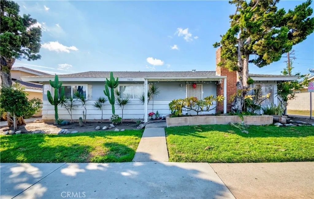 Photo of 15821 S Myrtle Ave, Tustin, CA 92780 (MLS # OC26045828)