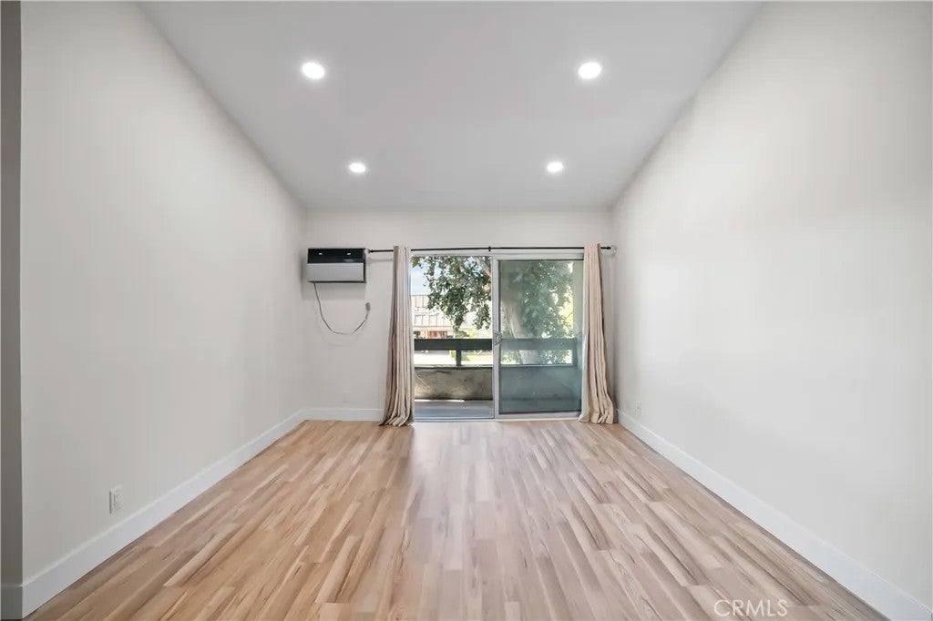 21801 Roscoe Boulevard 206