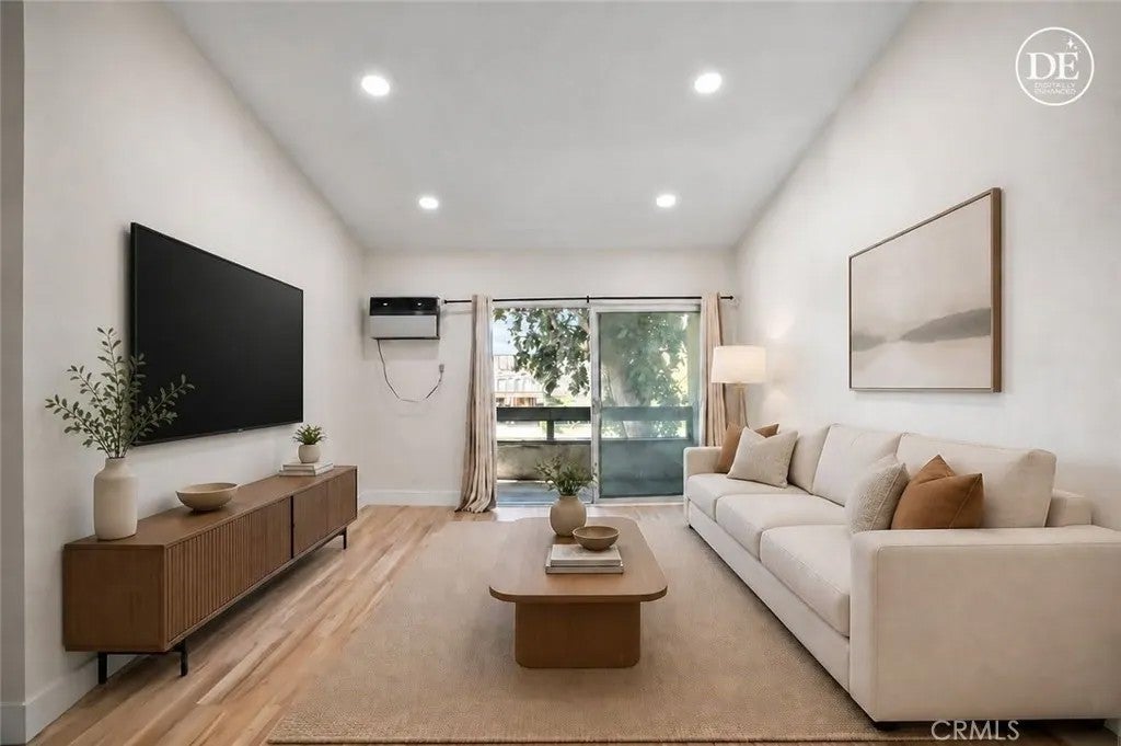 21801 Roscoe Boulevard 206