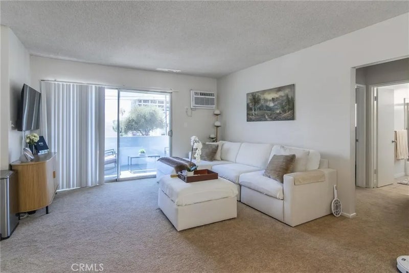 601 E Angeleno