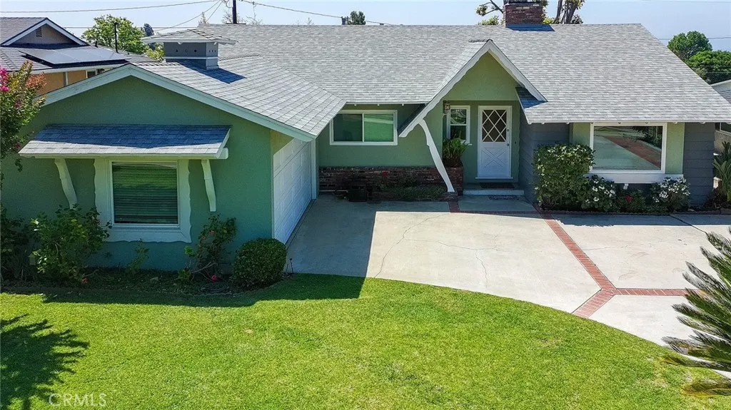 348 E Hillcrest Blvd.