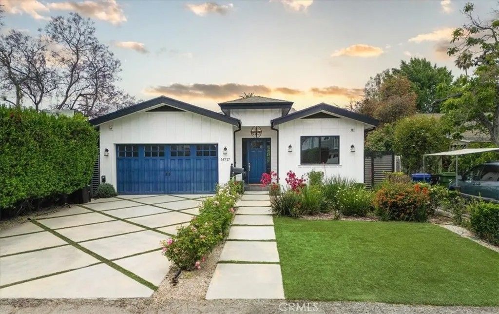 Photo of 14717 Otsego Street, Sherman Oaks, CA 91403 (MLS # SR26002197)