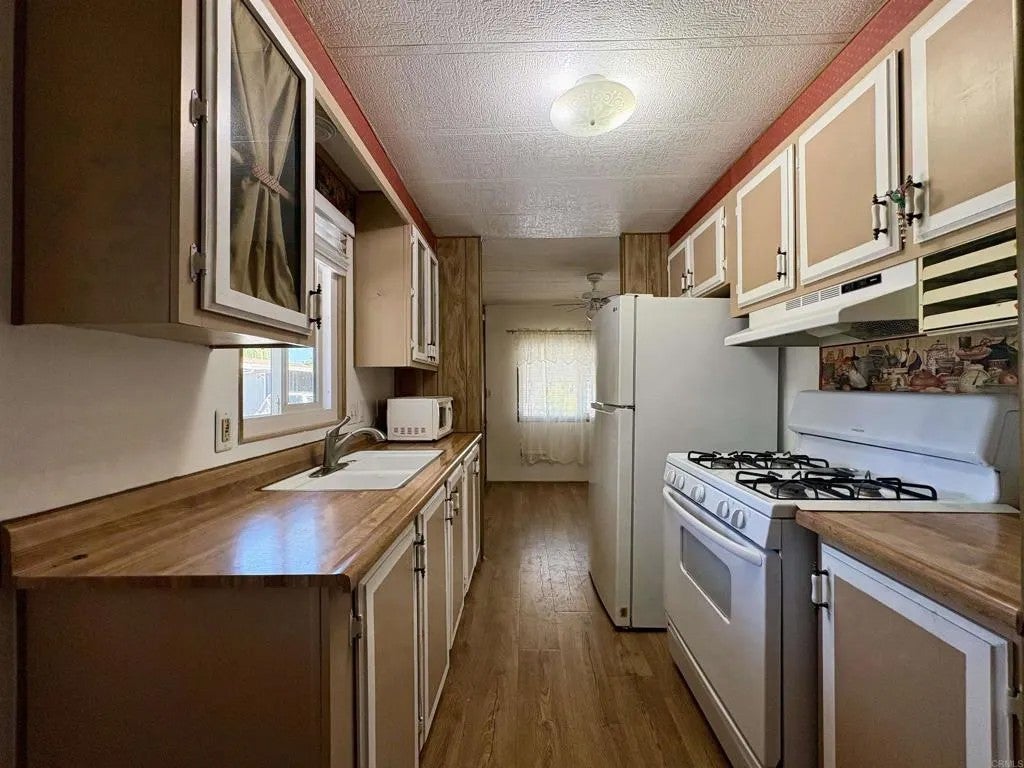 1174 E Main St 173