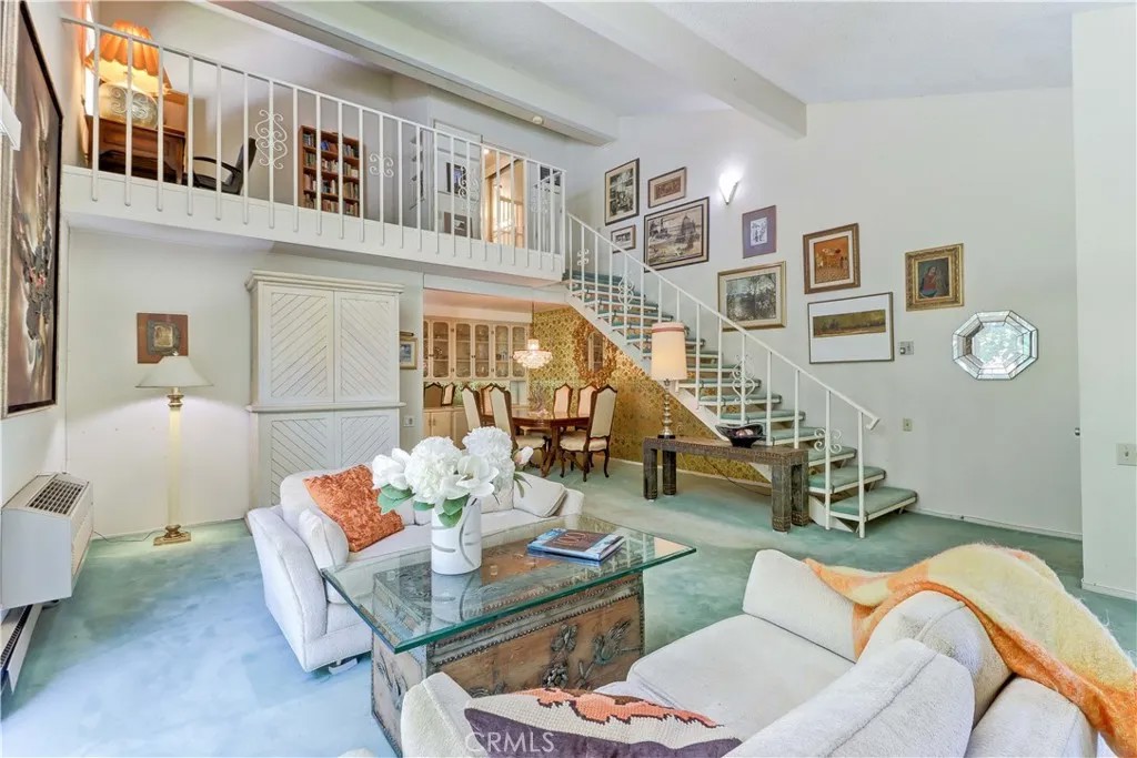 2359 Via Mariposa East C