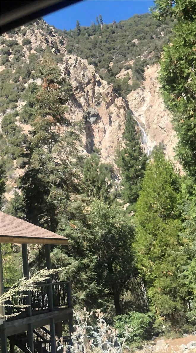 41424 Valley of the Falls