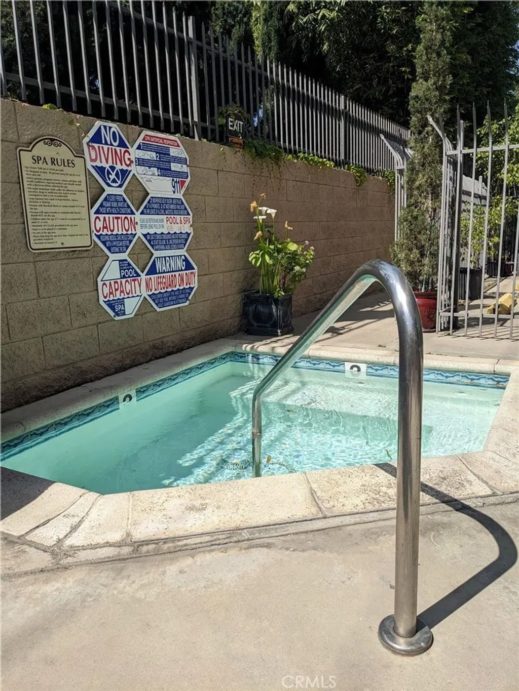 Photo of 11162 Camarillo St #206, West Toluca Lake, CA 91602 (MLS # SR25251841)