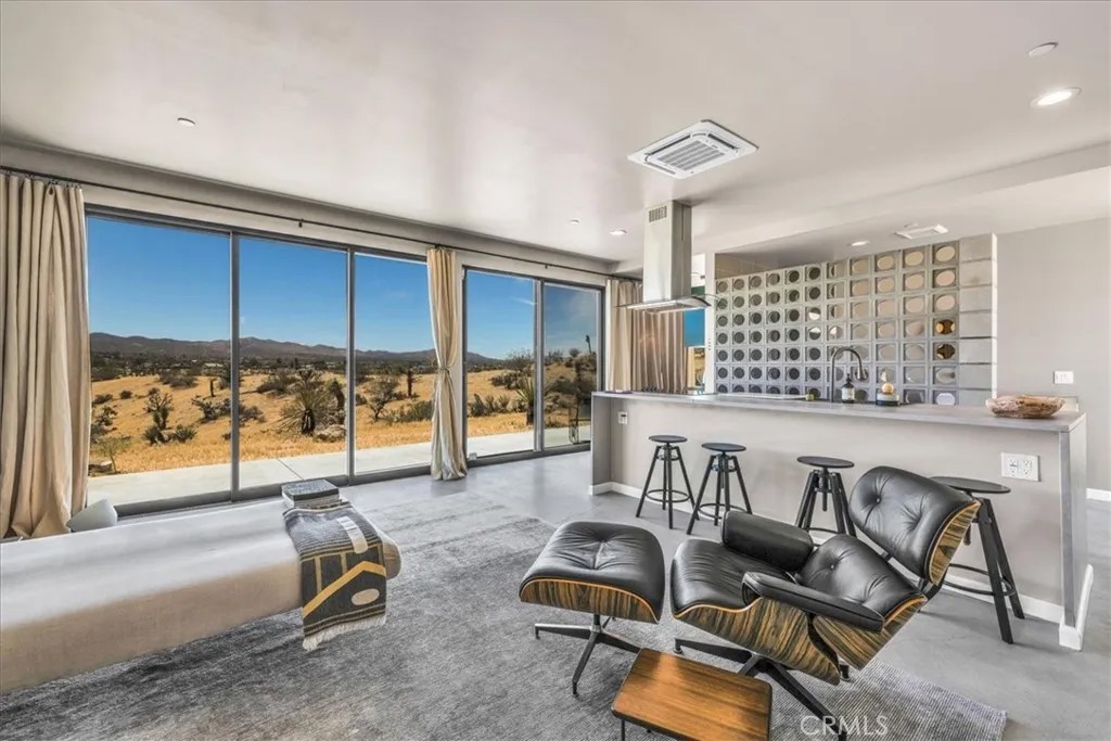 6250 Avalon