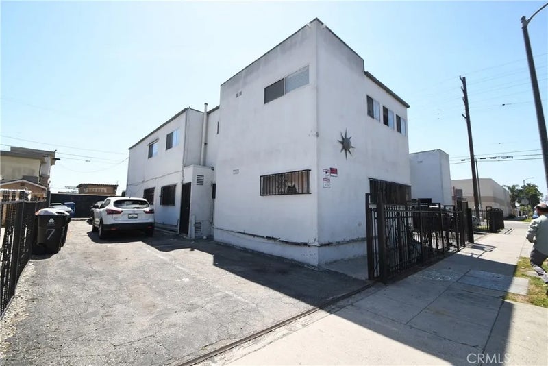 7104 san pedro