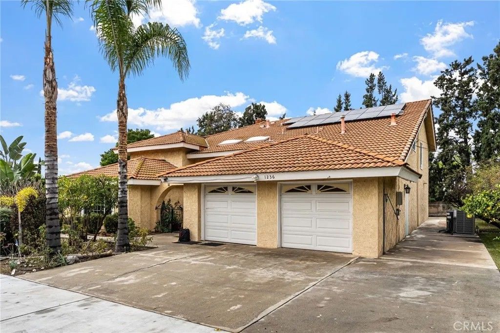Photo of 1236 E Sierra Madre Ave, Glendora, CA 91741 (MLS # CV26030405)