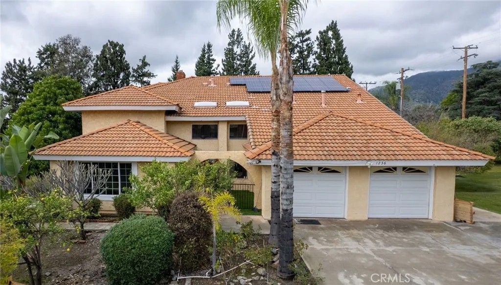 Photo of 1236 E Sierra Madre Ave, Glendora, CA 91741 (MLS # CV26030405)