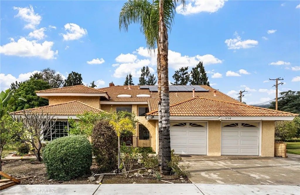 Photo of 1236 E Sierra Madre Ave, Glendora, CA 91741 (MLS # CV26030405)