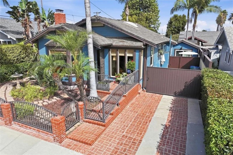 4637 E Colorado Street