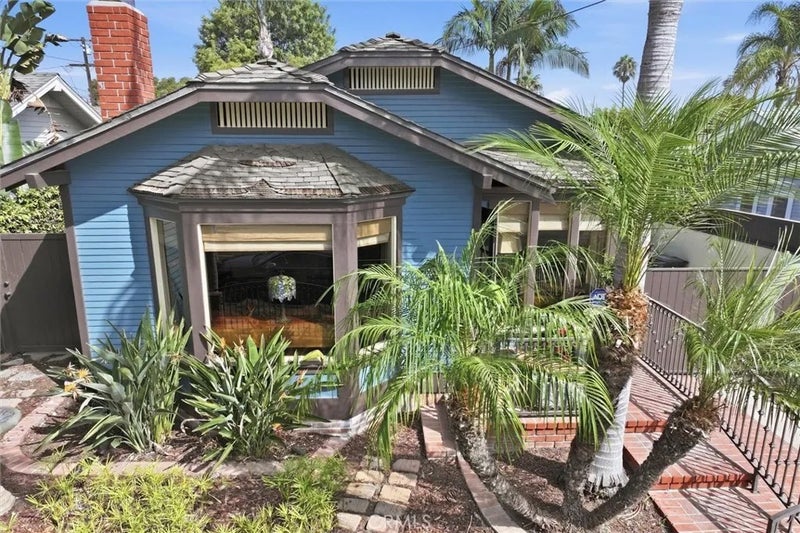 4637 E Colorado Street