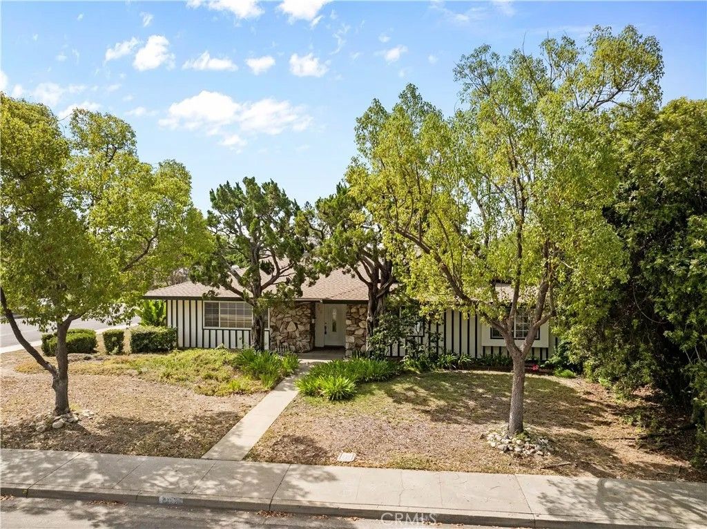 Photo of 702 Scripps Drive, Claremont, CA 91711 (MLS # TR26095824)