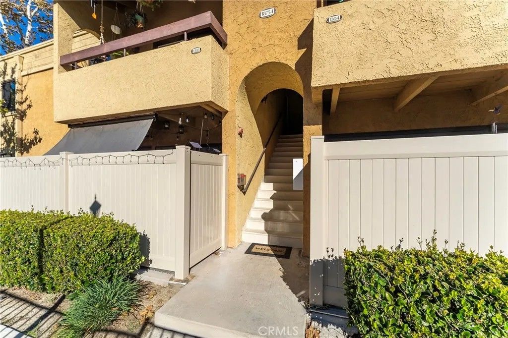 Photo of 18754 Mandan St #1302, Canyon Country, CA 91351 (MLS # SR25269410)