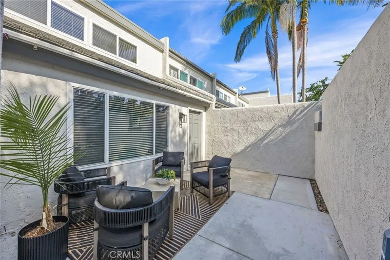 18741 Applewood