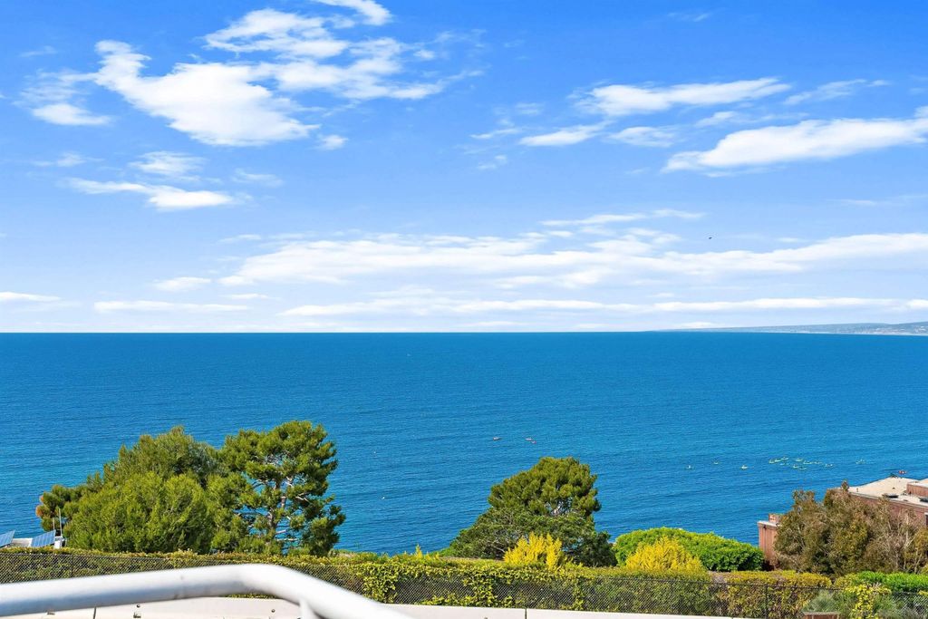 Photo of 1550 Bluebird Ln, La Jolla, CA 92037 (MLS # 260009561)