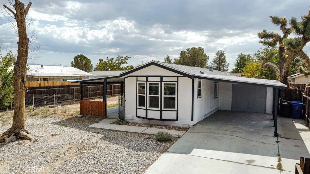 Photo of 19010 Dennis St, Adelanto, CA 92301 (MLS # IG26050951)