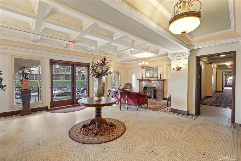1030 E Ocean 308