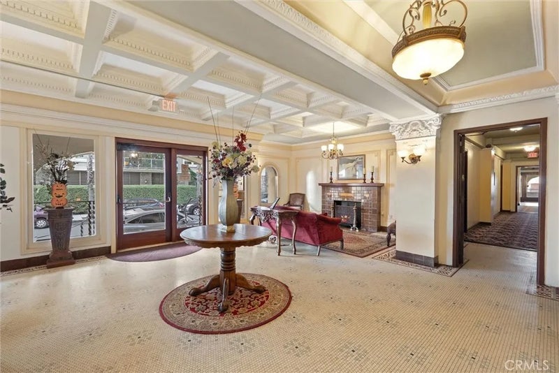 1030 E Ocean 308