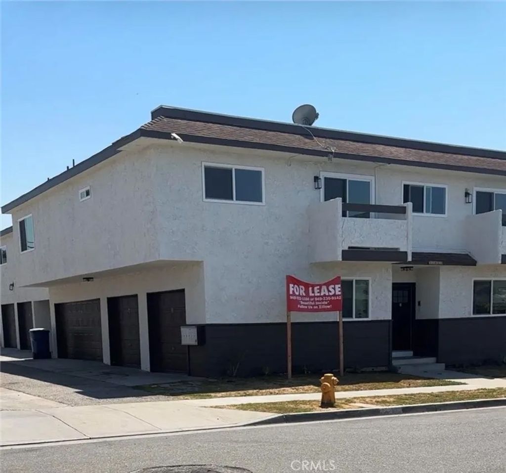 Photo of 17422 Keelson Ln #3, Huntington Beach, CA 92647 (MLS # PW26019997)