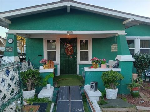 Photo of 3304 W 63rd St, Los Angeles, CA 90043 (MLS # DW26033797)