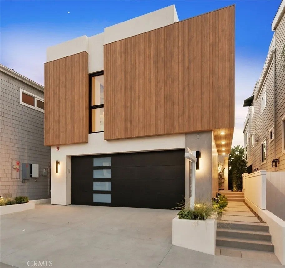 2451 Silverstrand