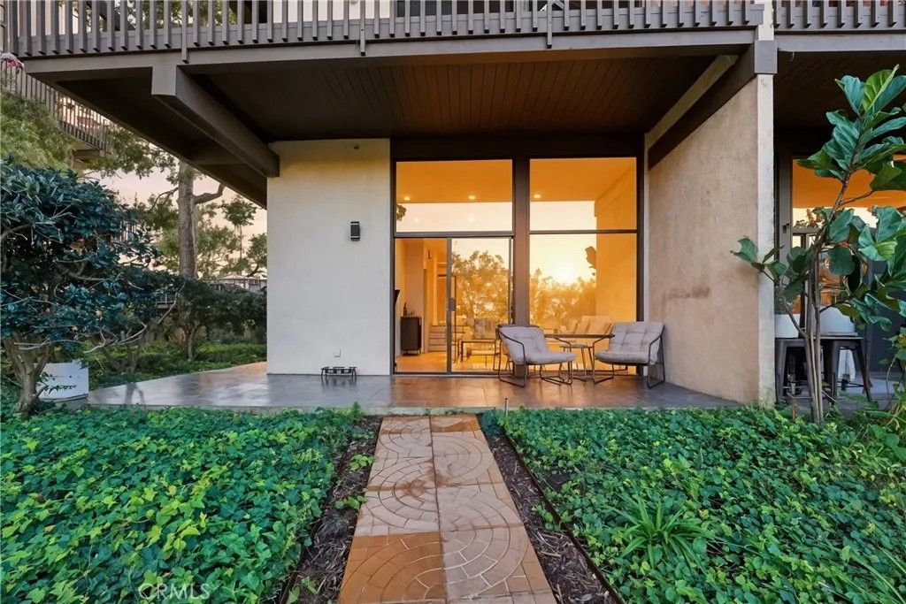 Photo of 8103 Marina Pacifica Dr, Long Beach, CA 90803 (MLS # PW25270923)